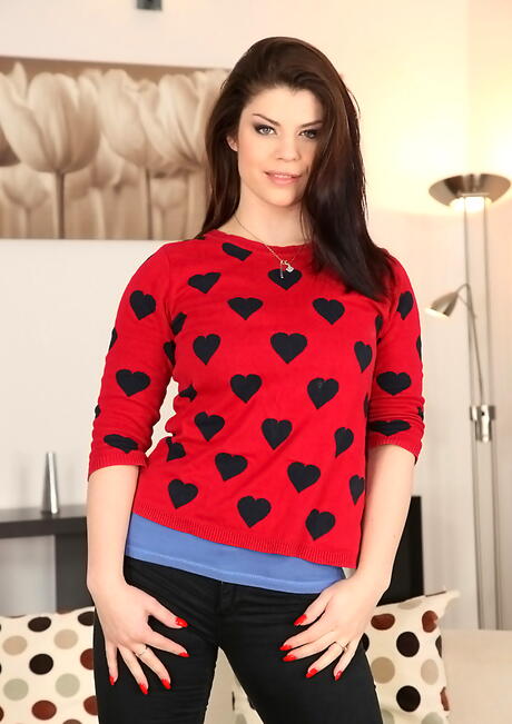 Peachy brittish dark hair milf Lucia Love in underwear exhibiting big titties and pussy 